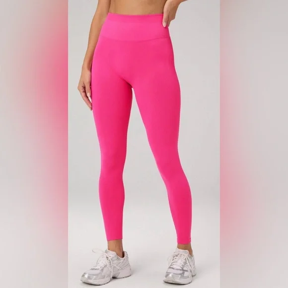 Fabletics High-Waisted Seamless Scrunch TLC Legging | Pink Crush | XS | NWT - Picture 3 of 12